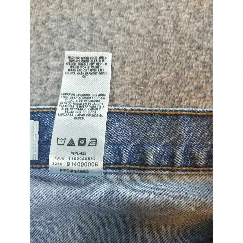 Signature Levi Strauss & Co Mens 36x27 Regular Fit Light Wash Blue Jeans Cotton